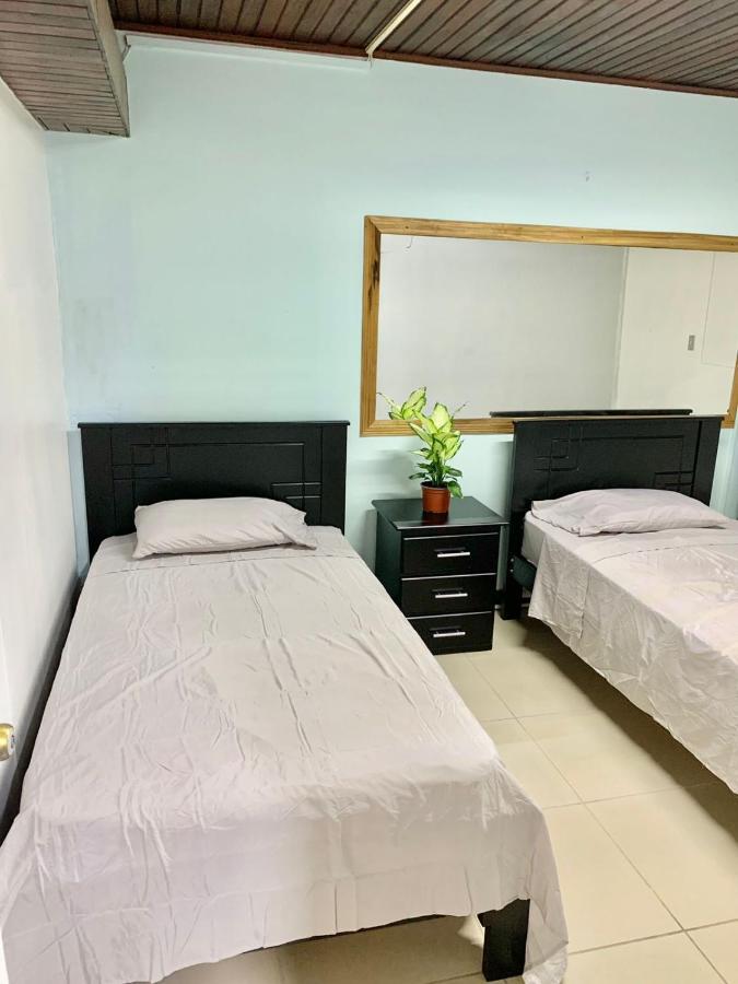 Global House Cr Hostel Backpackers Alajuela Habitacion Compartida 2 Camas Por Habitacion מראה חיצוני תמונה