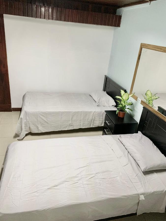 Global House Cr Hostel Backpackers Alajuela Habitacion Compartida 2 Camas Por Habitacion מראה חיצוני תמונה